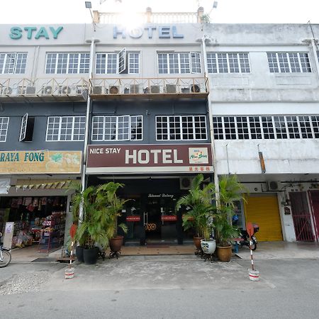 Oyo 1190 Nice Stay Hotel Raub Esterno foto