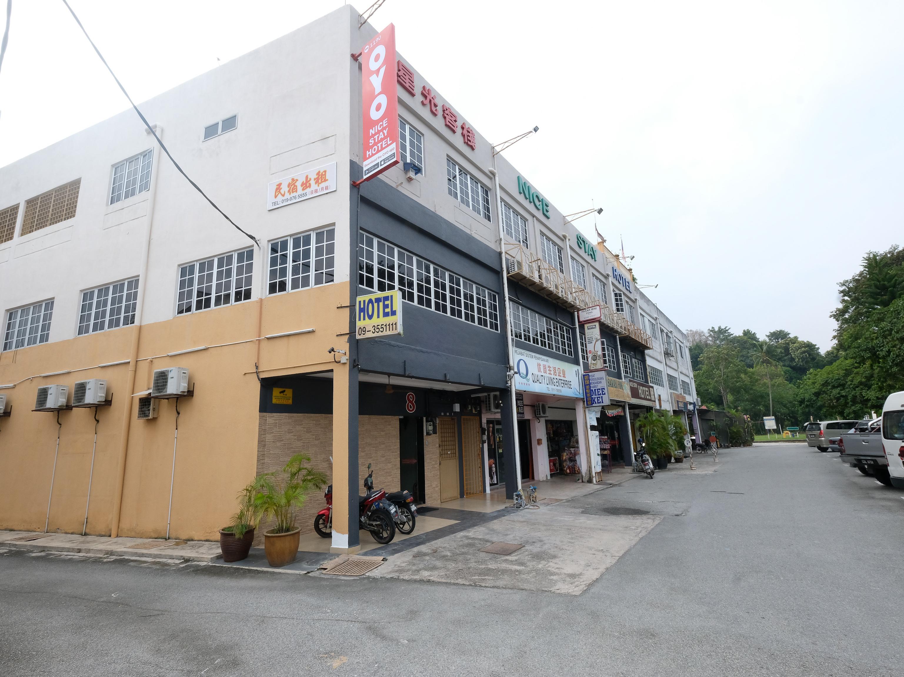 Oyo 1190 Nice Stay Hotel Raub Esterno foto