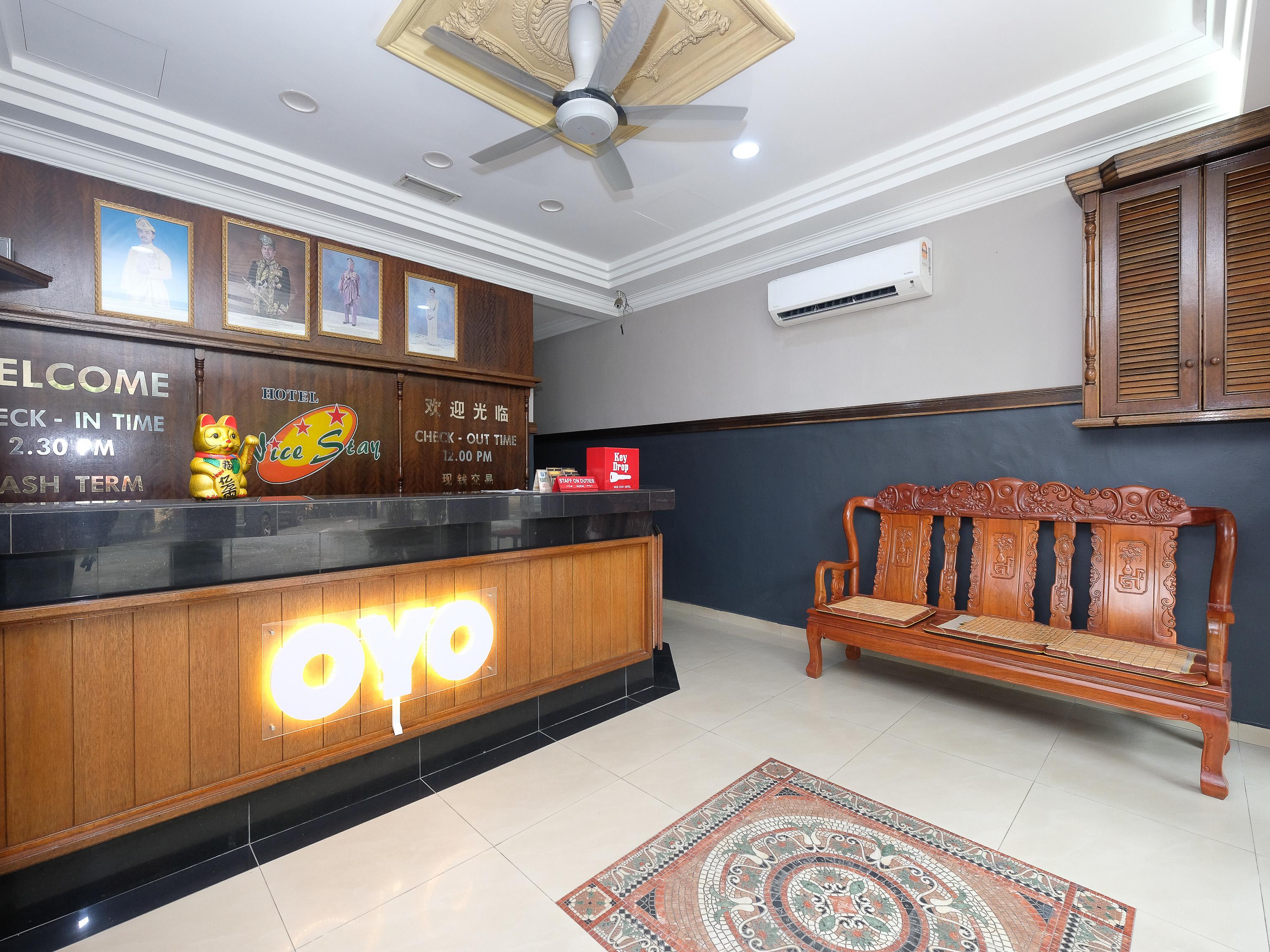 Oyo 1190 Nice Stay Hotel Raub Esterno foto