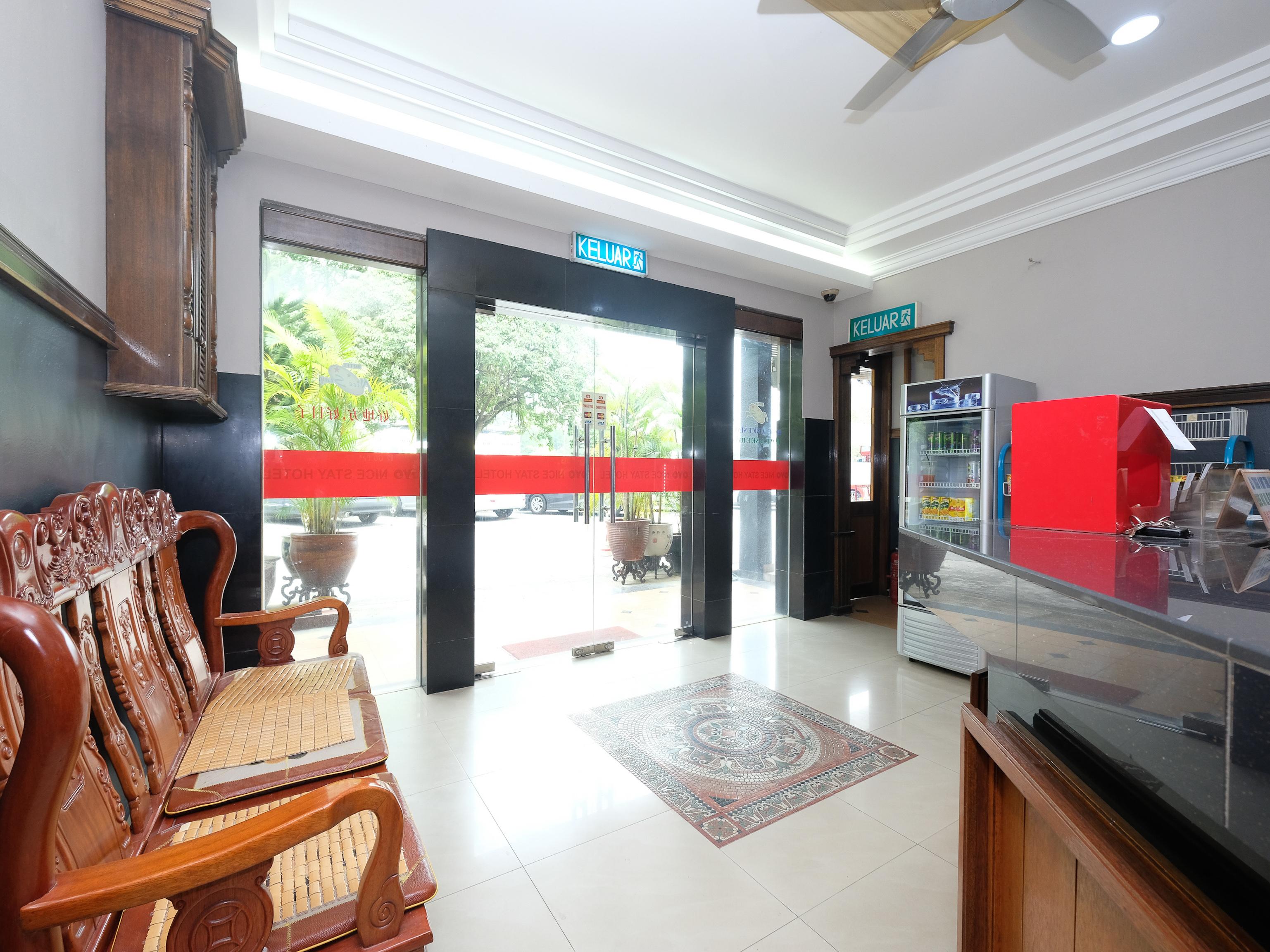 Oyo 1190 Nice Stay Hotel Raub Esterno foto