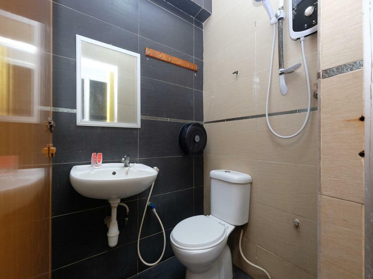 Oyo 1190 Nice Stay Hotel Raub Esterno foto