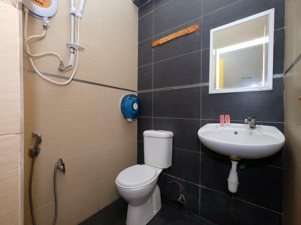 Oyo 1190 Nice Stay Hotel Raub Esterno foto